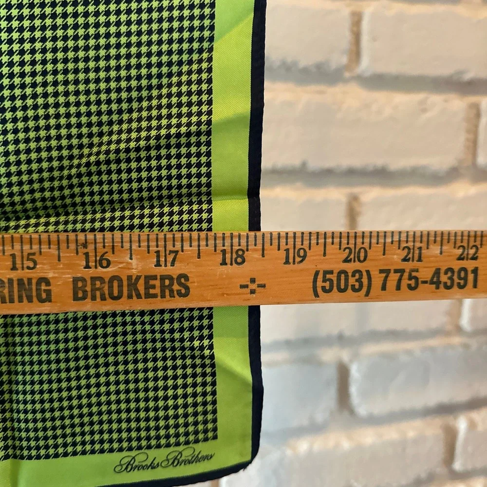 Brooks Brothers Silk Pocket Square Chartreuse Navy Houndstooth Made in England